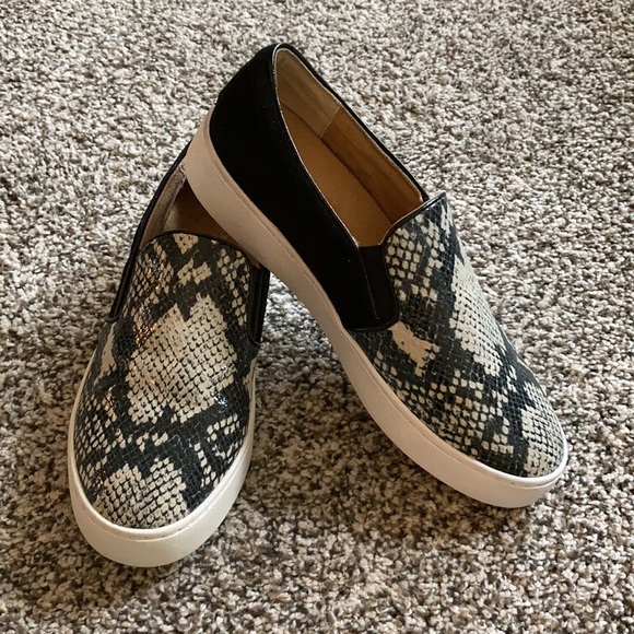 Vionic Midi Slip On Sneaker Size 6.5 - Picture 2 of 10